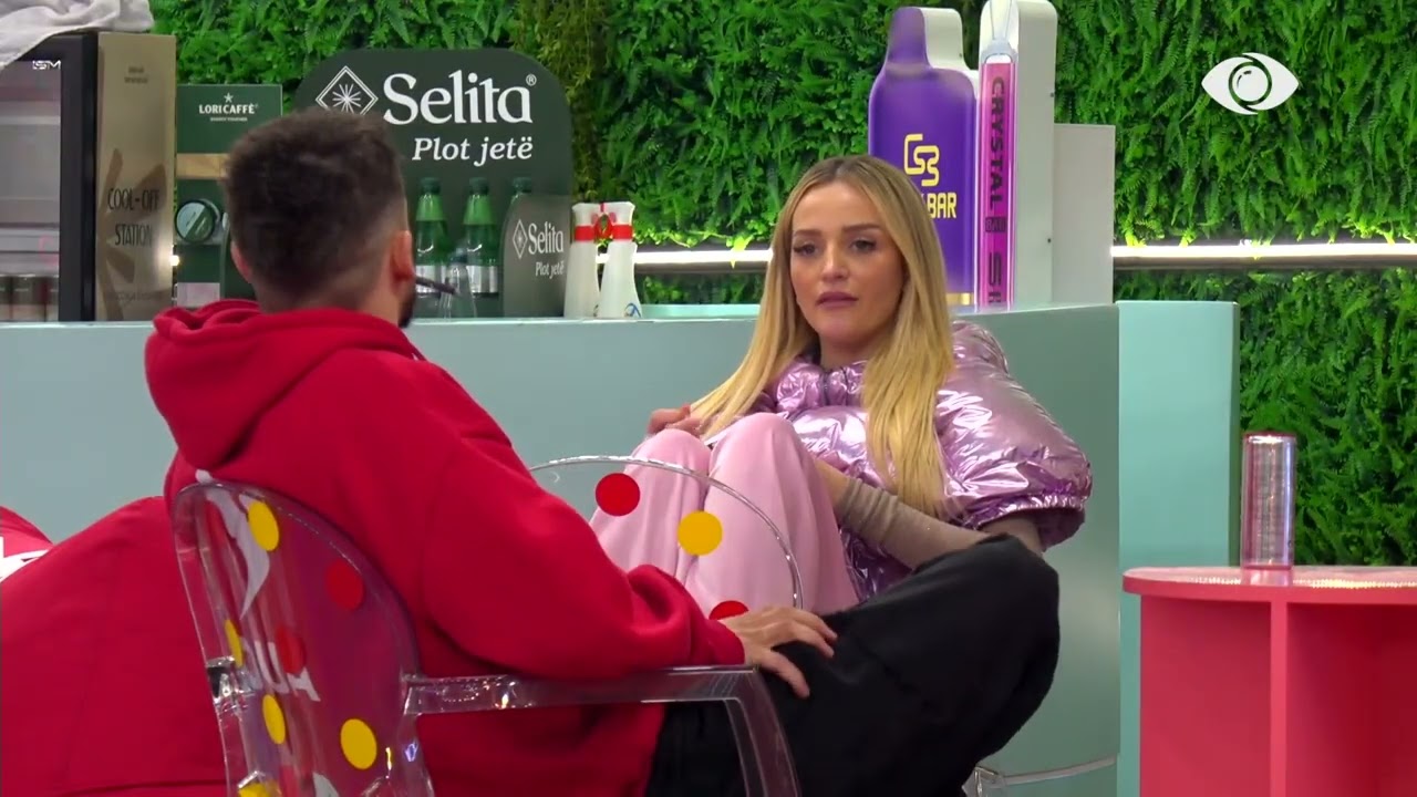 Ti je e poshtër, e zezë/ Vijon debati mes Selin dhe Juelës: A do burrë ?