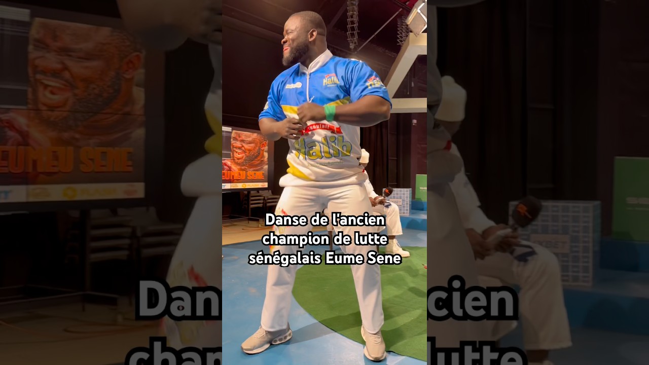 Danse de l'ancien champion de lutte sénégalais Eume Sene