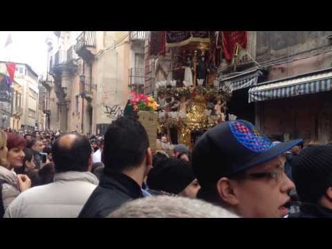 Candelore dei bambini via Gisira 2014  video 1 di Stefano Scavuzzo