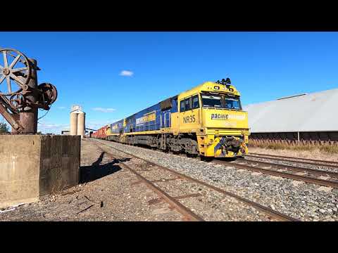 NR35 & NR98 at Bogan Gate NSW.  Thu 14th Apr 2022