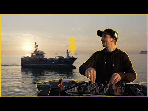 Tungevaag Live @ Fishing boat, Norway