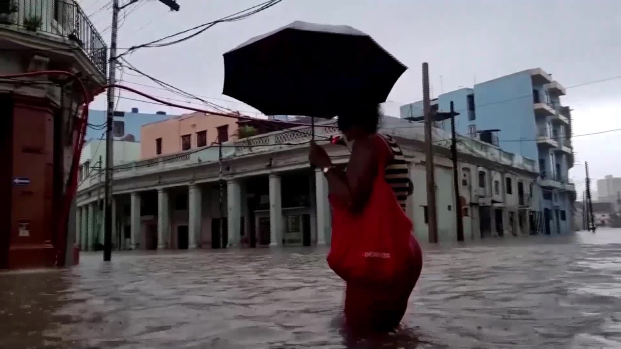 Bildquelle: Streets of Havana severely flooded after heavy rains from tropical system von CBS Miami