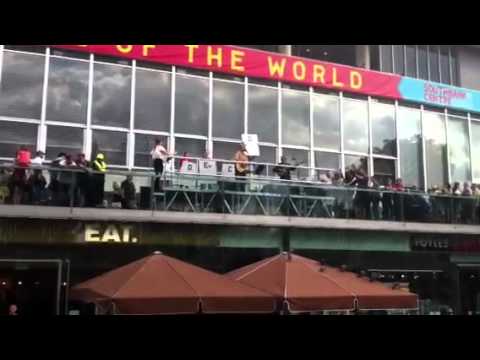 Billy Bragg's Big Busk - A Team