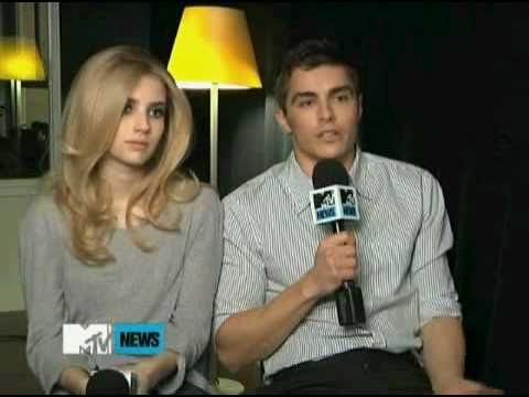 Dave Franco & Emma Roberts- Do 'Go Outside' Supervideo /Feb 2011
