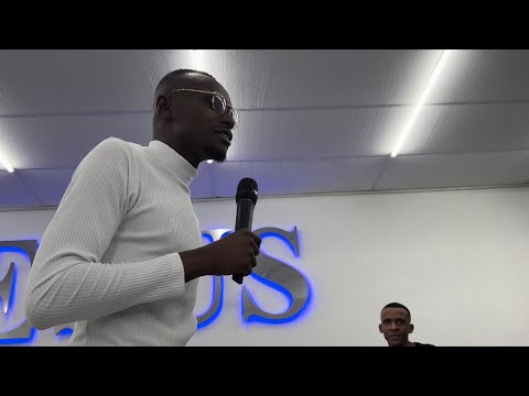 ELE EMOCIONOU A TODOS COM ESTE LOUVOR 😭 | Sala de Adoração | Douglas Cristiano