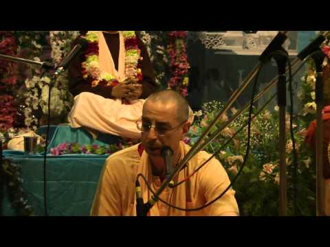 Kirtan after lecture - Niranjana Swami - Vyasa Puja, Kiev 2010