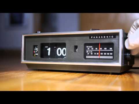 Panasonic Flip Clock Vintage Radio RC 7021