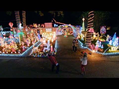 The Price Family Display Hits the Right Notes - The Great Christmas Light Fight