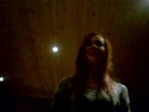 "Fötterna demonstrerar" med Bella