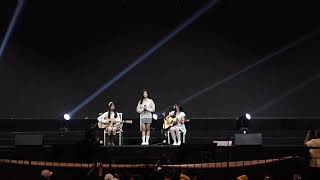 Download lagu JKT48 - Jazzy, Carissa, Maxine stage performance @. MnG Ayo Senyumlah mp3