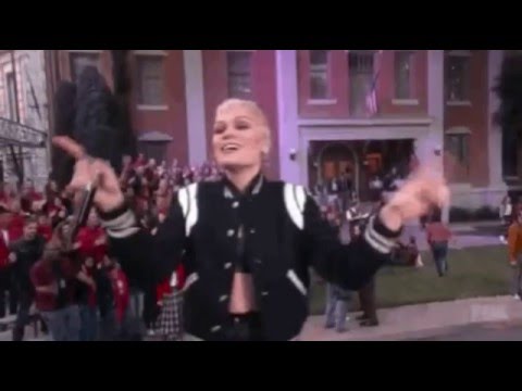 Grease Is the Word! Jessie J and Boyz II Men Brave the Rain to Open Grease: Live