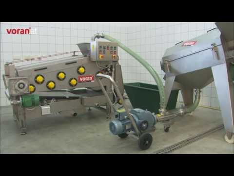 VORAN Steinfjerne maskin EP1000 med opptransportør  "Her vist med Kirsebær og plommer"