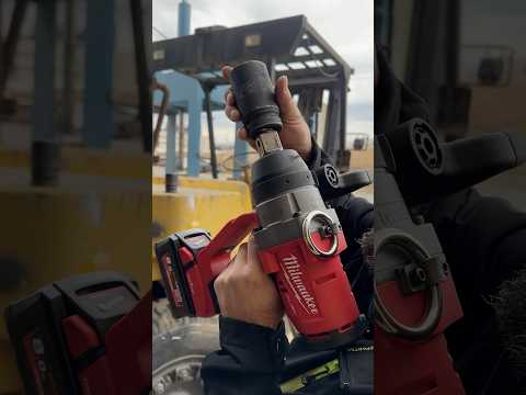 M18 FUEL™ ONE-KEY™ 1″ HIGH TORQUE IMPACT WRENCH WITH FRICTION RING.   #milwaukeetools #impactwernch