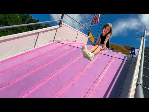 SUPER SLiDE?? Oak CLiMBS 3 Story SLiDE and BEST CARNiVAL DAY EVER!