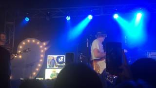 Happy Lil&#39; Hippie- Cody Simpson (Live)