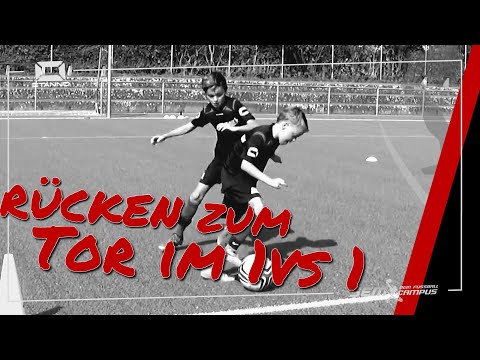 Back to goal in 1v1 - SEM Football Training - 8 004TS