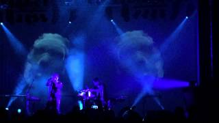 Thomas Azier &quot;Yearn Yearn&quot; live @ Effenaar 23 oktober 2014 HD