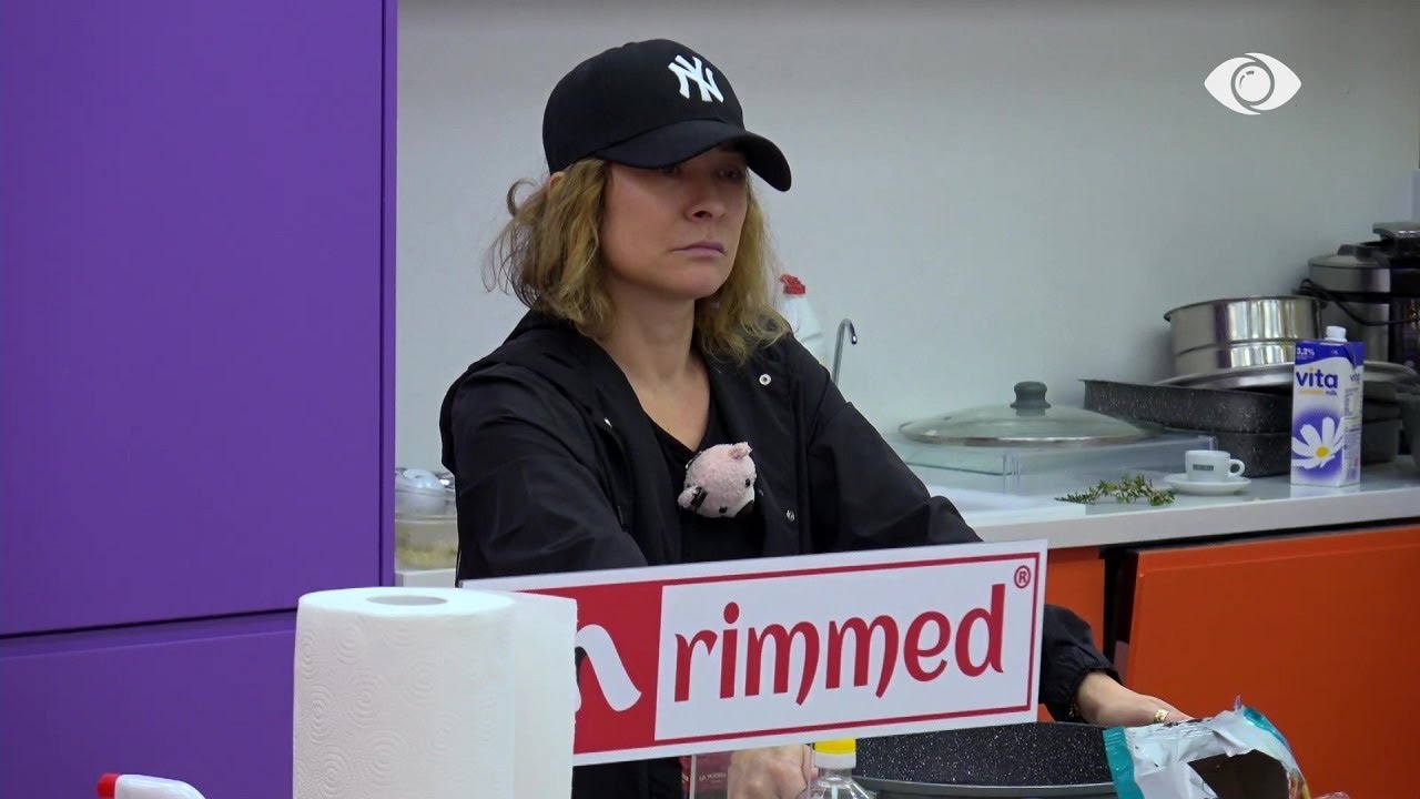 “Edhe veten e ke shumëzuar me 0”/ Debat mes Eglës dhe Julias: Po bullizon