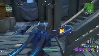 Jogando fortnite com 2 convidados