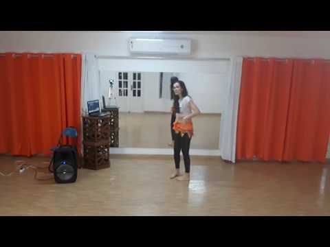 Aula inicial de Dança do Ventre - Lara Vasconcelos