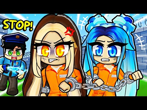 We play COPS vs PRISONERS in Roblox!