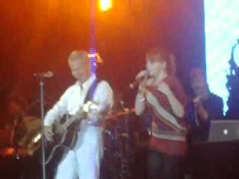 Claudio Baglioni Annalisa scarrone  cuore di aliante O'Scià 2011 Lampedusa