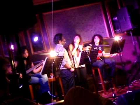 Valando Tryfonos - Xilies siopes