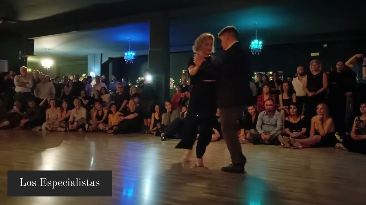 Valencia Batiuk y Francesco M. Paglionico @ Napoli 1 May 2023 1/5