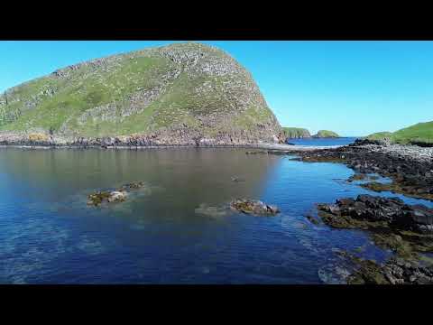 S/V Chinook in the Shiant Isles