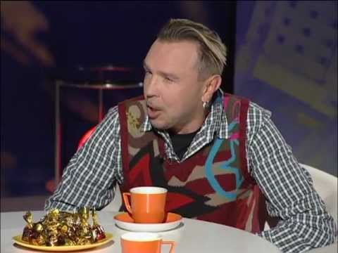 Разговор на остановке трамвая гарик сукачев. Гарик сукачев баннер уличный. Гарик сукачев 2024. Гарик сукачев плакат. Сукачев сейчас.