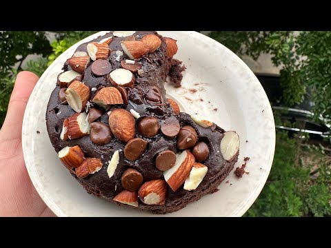 Easy peasy almond chocolate wheat cake! Satisfy your cravings while staying healthy ❤️🤩😋