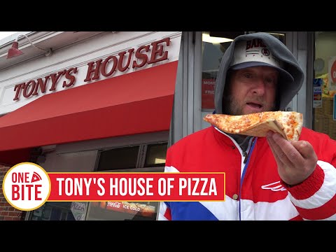 Barstool Pizza Review - Tony's House of Pizza (Quincy, MA)