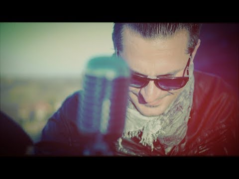 Raphael Wressnig - Born to Roam (Official Music Video)