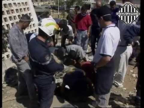 محاولات إنتشال ضحايا زلزال بومرداس 24-05-2003