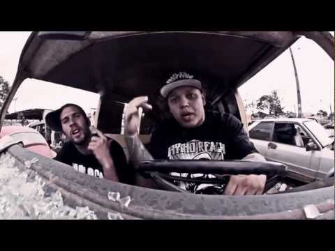 CwBase Mc Simples - O Bonde Não Recua  (Part. Nocivo Shomon) (Video Oficial)