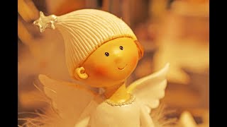 QUEEN - Thank God It&#39;s Christmas (12&#39;&#39; Version)(4K-HQ Audio, Lyrics)