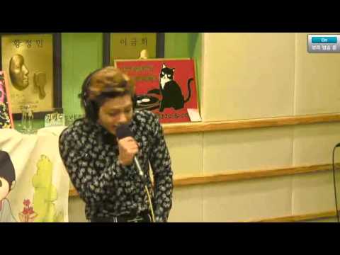 130313 Kiss The Radio - SHINee Jonghyun 씨스루 (Live)