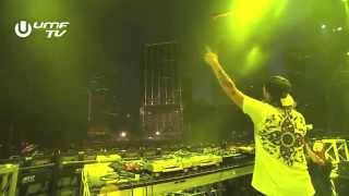 Steve Angello plays 