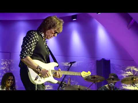 Jeff Beck - Freeway Jam (feat.  Jan Hammer)  (Live At The Hollywood Bowl)