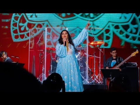 Sun Raha Hai Na Tu- Shreya Ghoshal Live performance