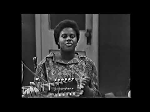 Oh Mary don't you weep, Pete Seeger, Bernice Reagon, Jean Ritchie, live