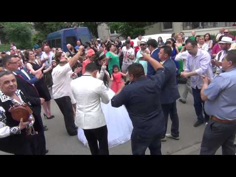 ALEX DE LA CLUJ SI NANASII DIN GILAU