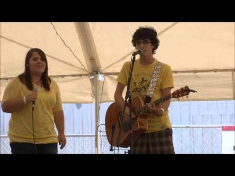 Un medley de 5 chansons qu'on a trop entendu! A medley of 5 songs you overheard!