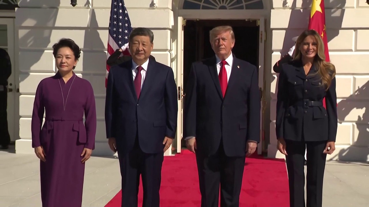 Xi Jinping and Peng Liyuan arrive for White House tea ceremony with Melania and Donald Trump