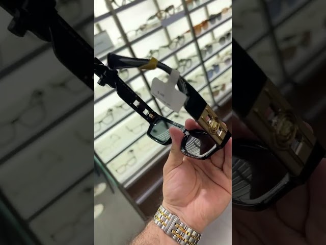 Vídeo relacionado con Accesorios Deportivos de Gafas de Sol Marca Versace para Unisex Adulto