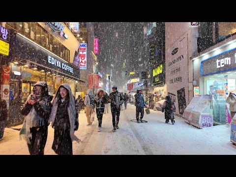 [4K] Heavy Snowfall in Seoul 2025❄️Myeongdong Shopping Street | Seoul Walk