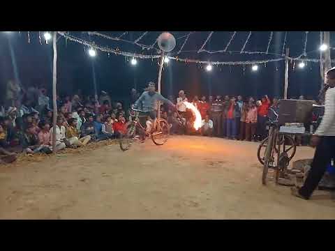 chalta hua taiyar aadami aur cycle ke bich nikala  Johny Babu circus Firozpur