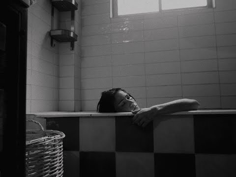 Seamoon - ESQUIVA (Video Oficial)