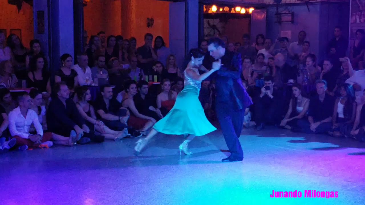 MARIANO "CHICHO" FRUMBOLI & MOIRA CASTELLANO 03/05