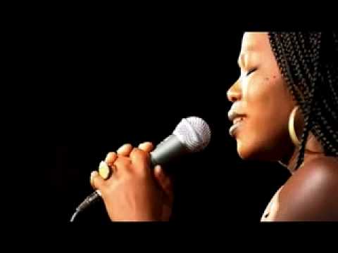 Dyaoulé Pemba - Ayitik - Live au Triton 2008
